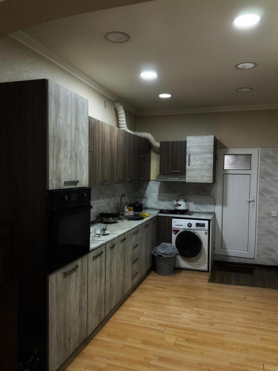 Central Baku Hostel Bagian luar foto